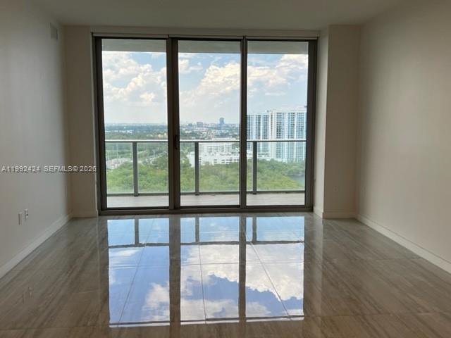 16385 Biscayne Blvd #2206 North Miami Beach, FL 33160