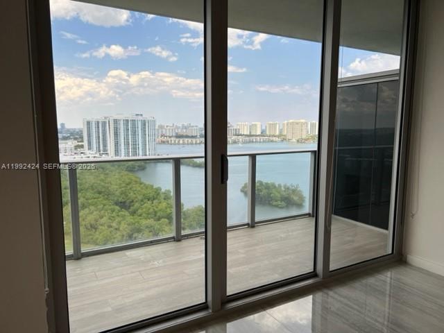 16385 Biscayne Blvd #2206 North Miami Beach, FL 33160