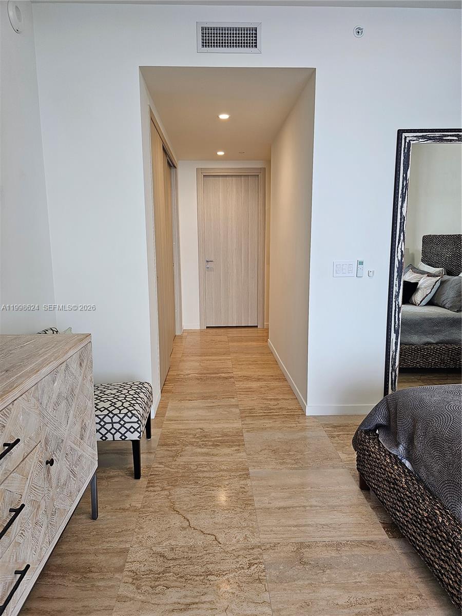 image Brickell Flatiron35