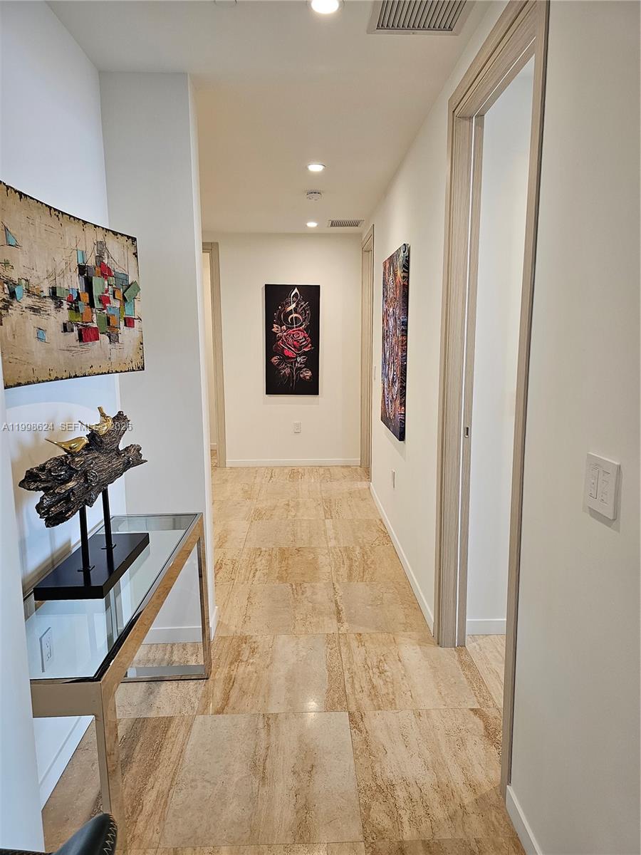 image Brickell Flatiron40