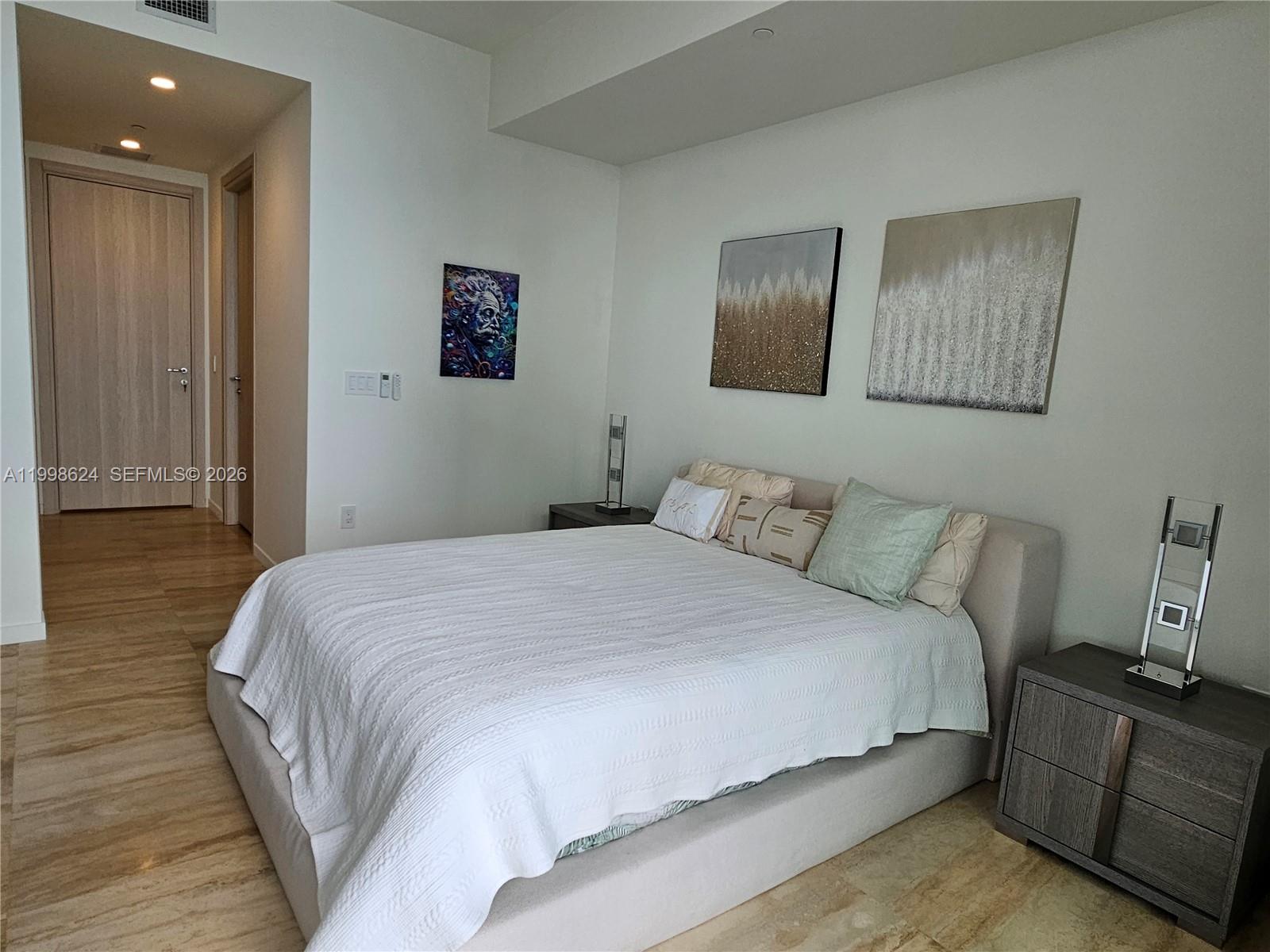 image Brickell Flatiron47