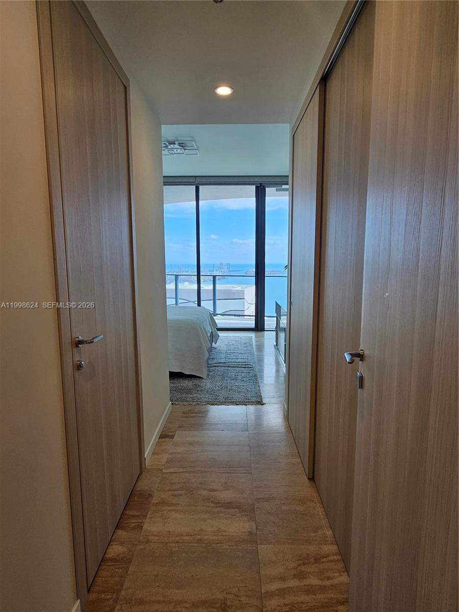 image Brickell Flatiron51