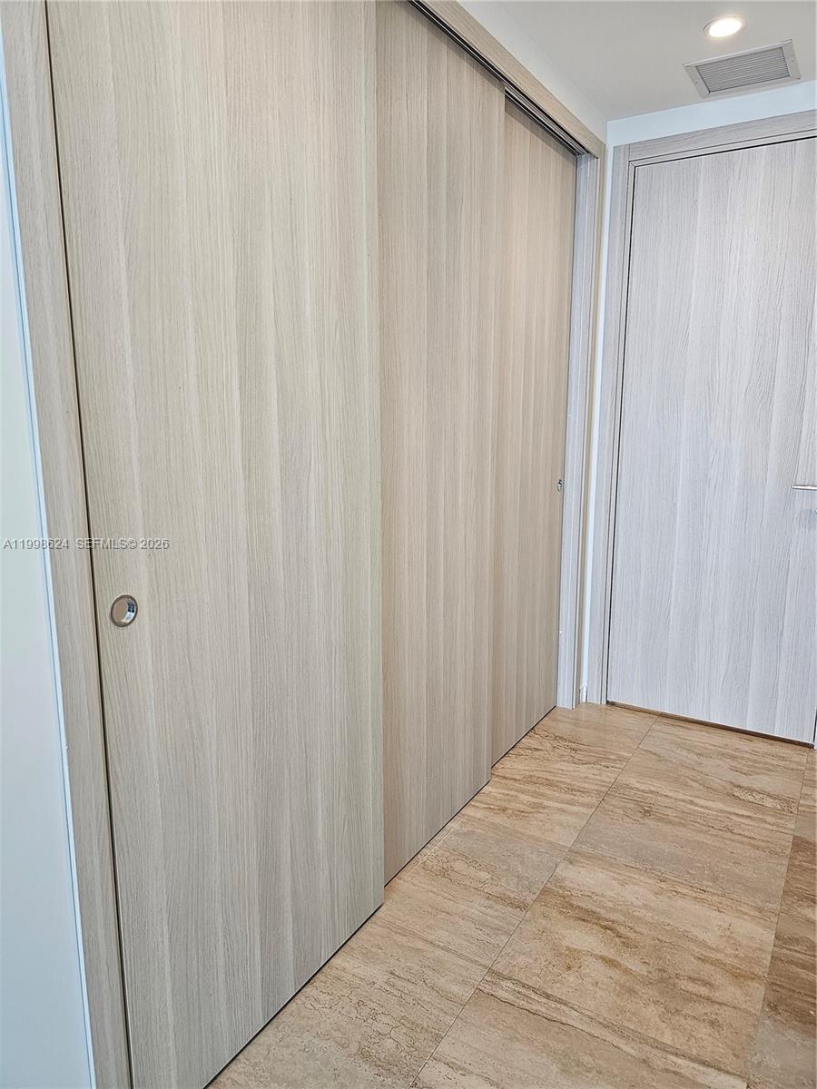 image Brickell Flatiron55