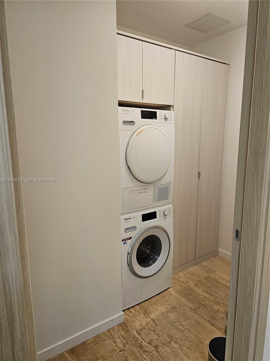 image Brickell Flatiron61