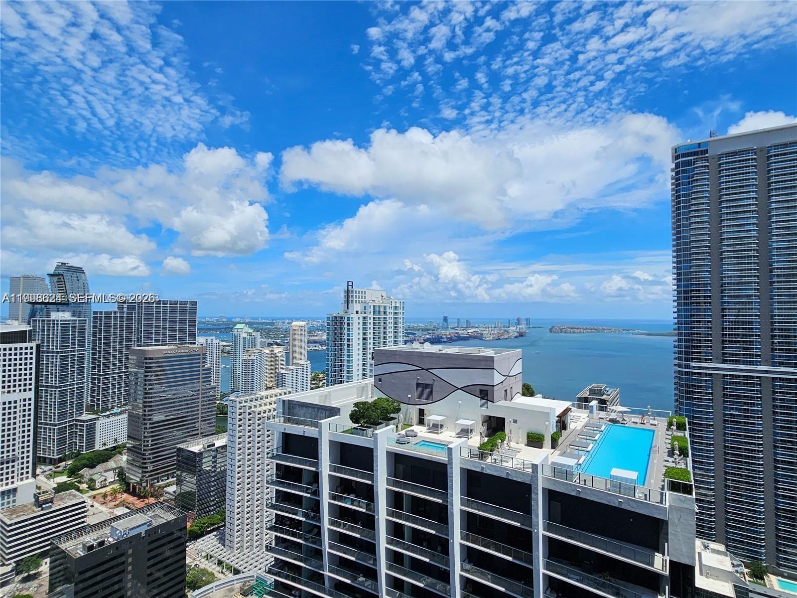 image Brickell Flatiron68