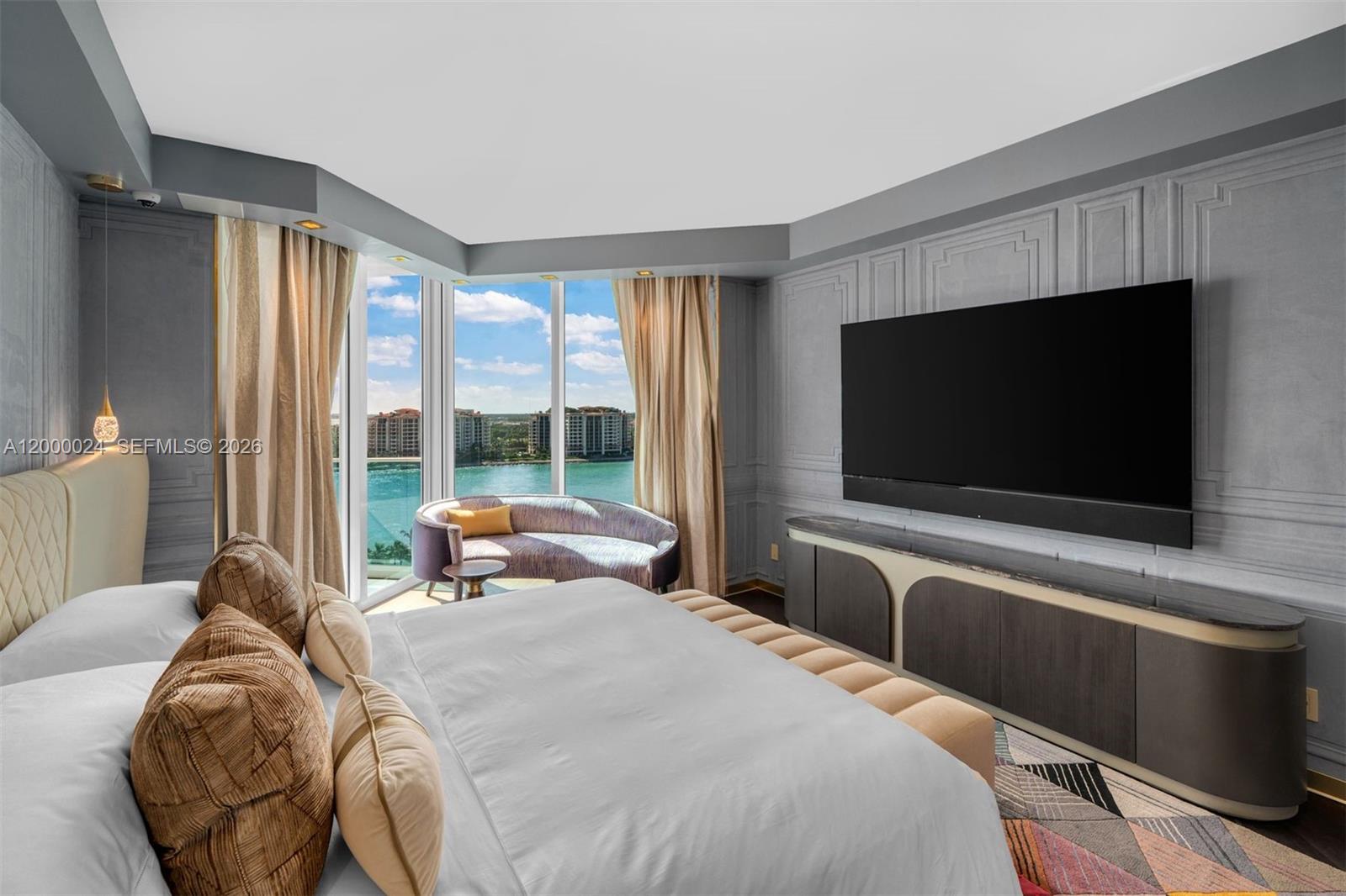 300 S Pointe Dr #1501 Miami Beach, FL 33139