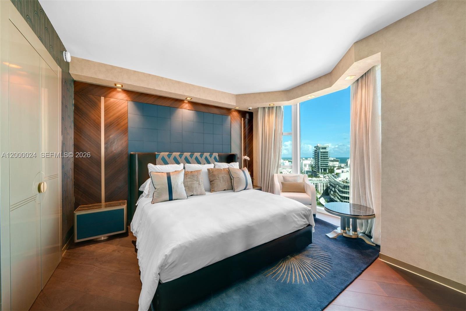 300 S Pointe Dr #1501 Miami Beach, FL 33139