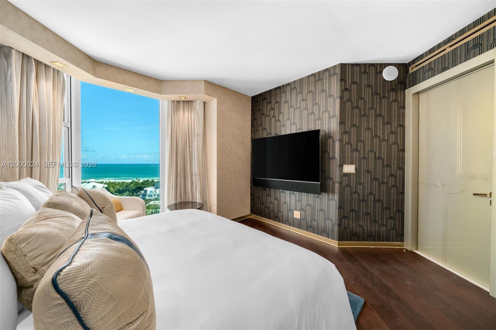 300 S Pointe Dr #1501 Miami Beach, FL 33139