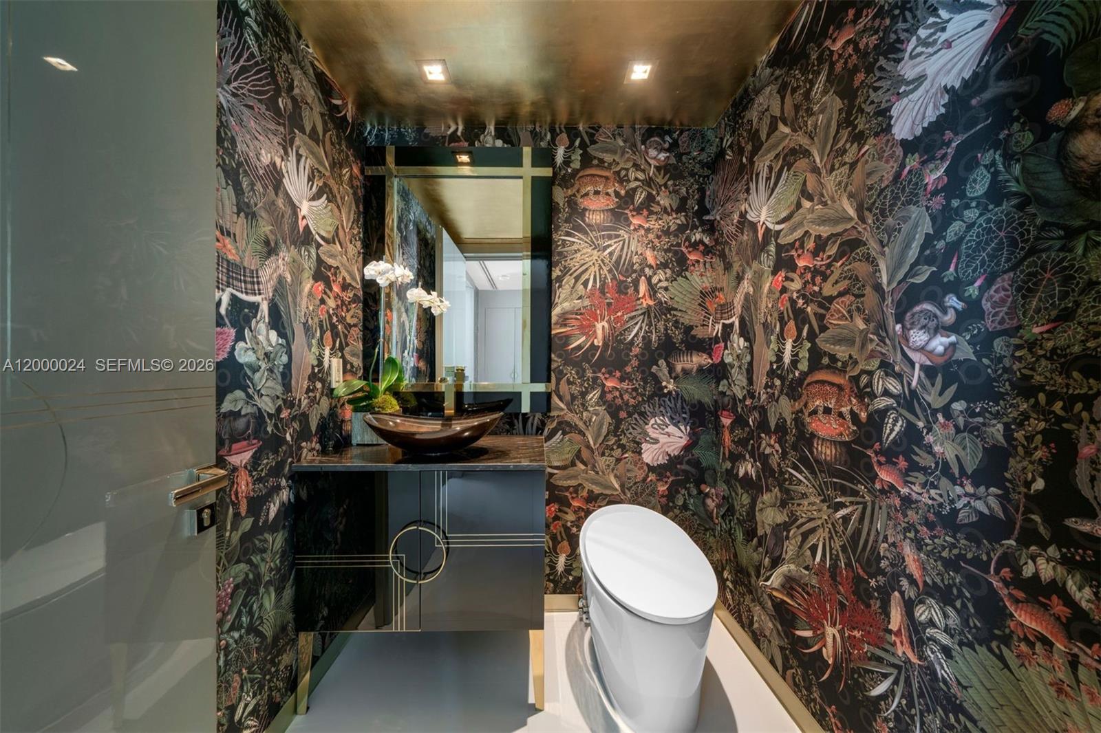 300 S Pointe Dr #1501 Miami Beach, FL 33139