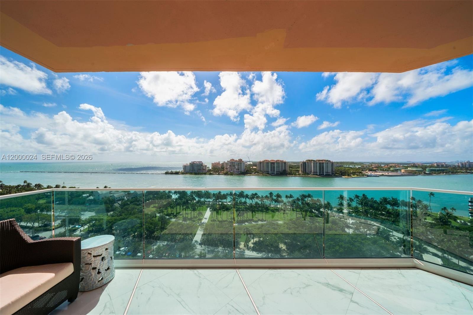 300 S Pointe Dr #1501 Miami Beach, FL 33139