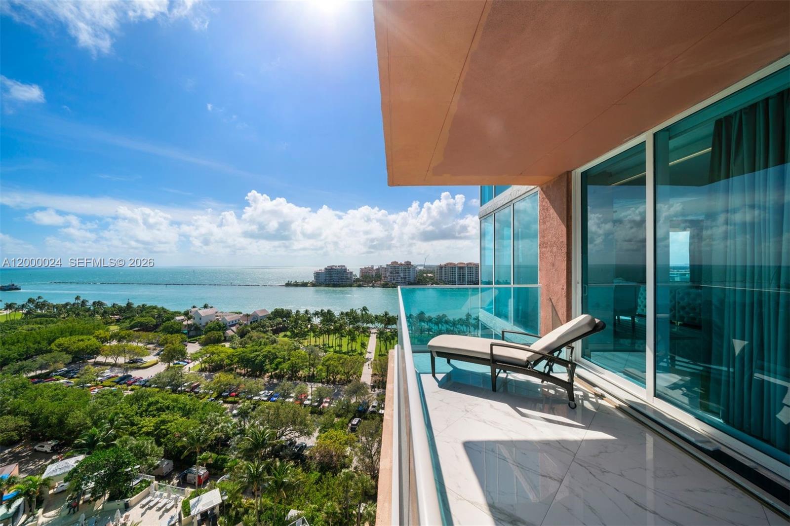 300 S Pointe Dr #1501 Miami Beach, FL 33139