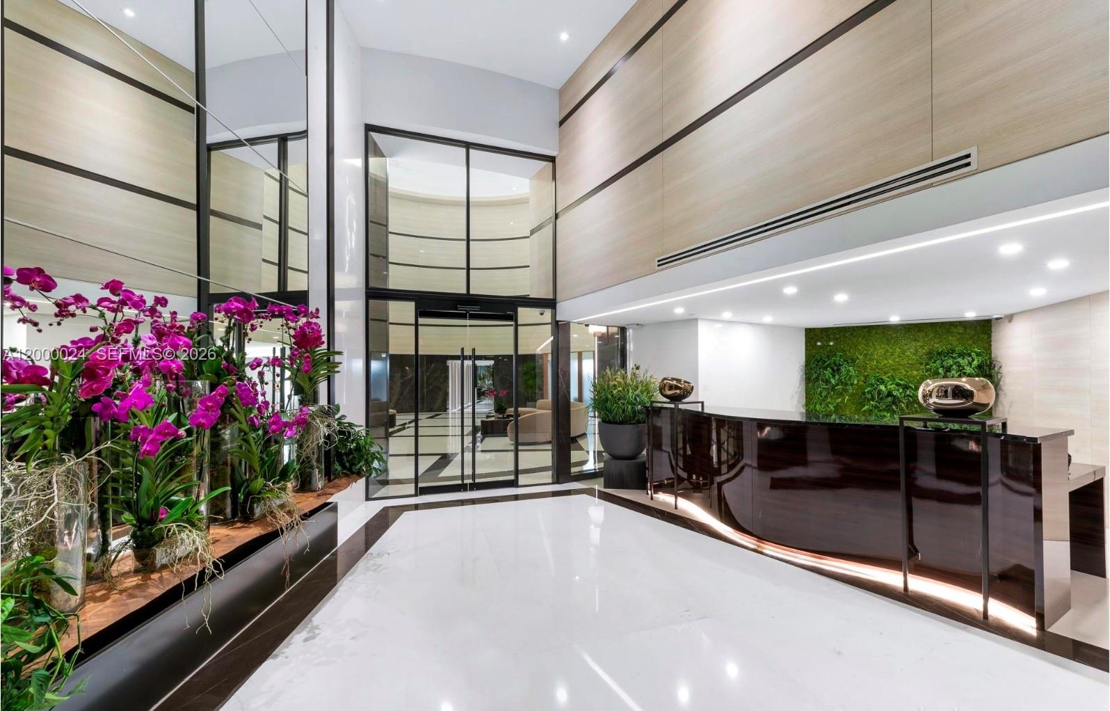 300 S Pointe Dr #1501 Miami Beach, FL 33139