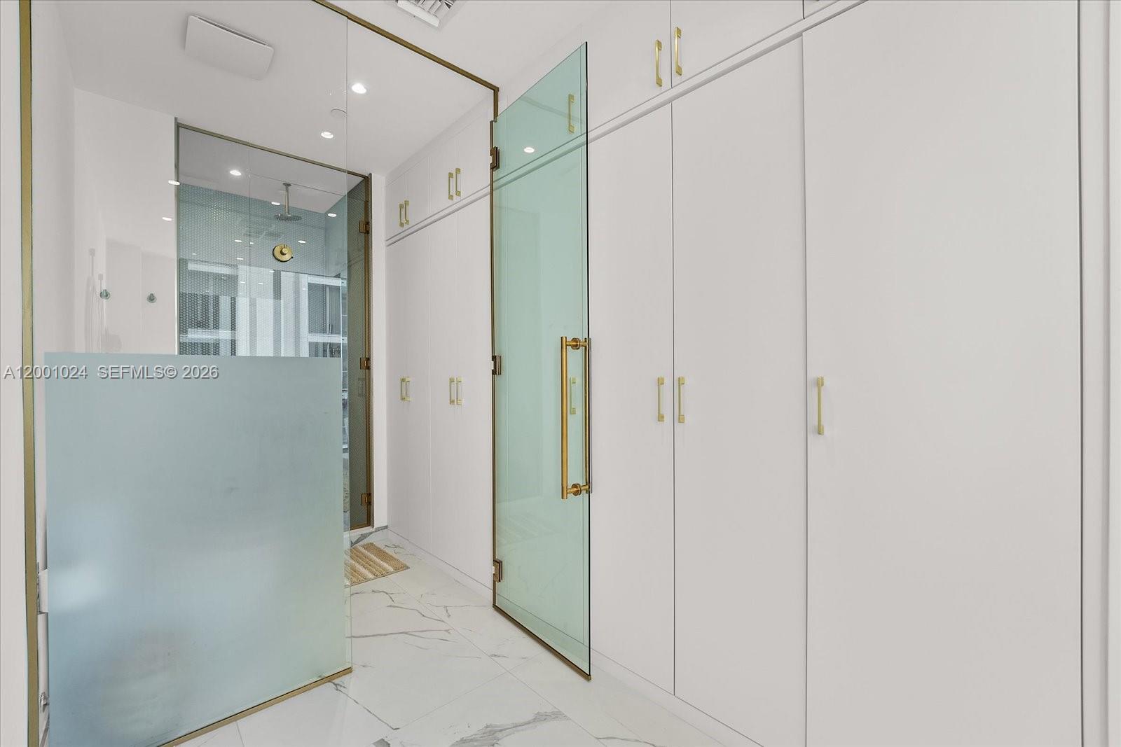 image Mr. C Residences | Bayshore10