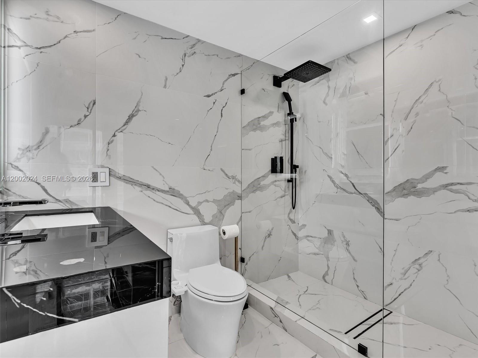 475 Brickell Ave #2715 Miami, FL 33131