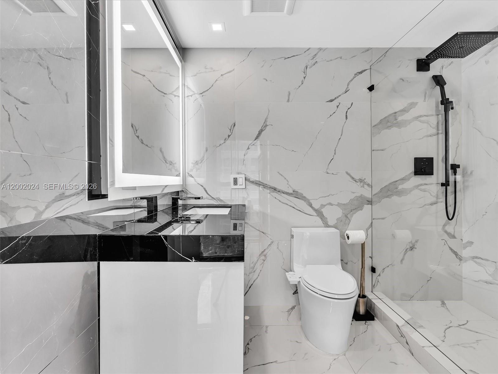 475 Brickell Ave #2715 Miami, FL 33131