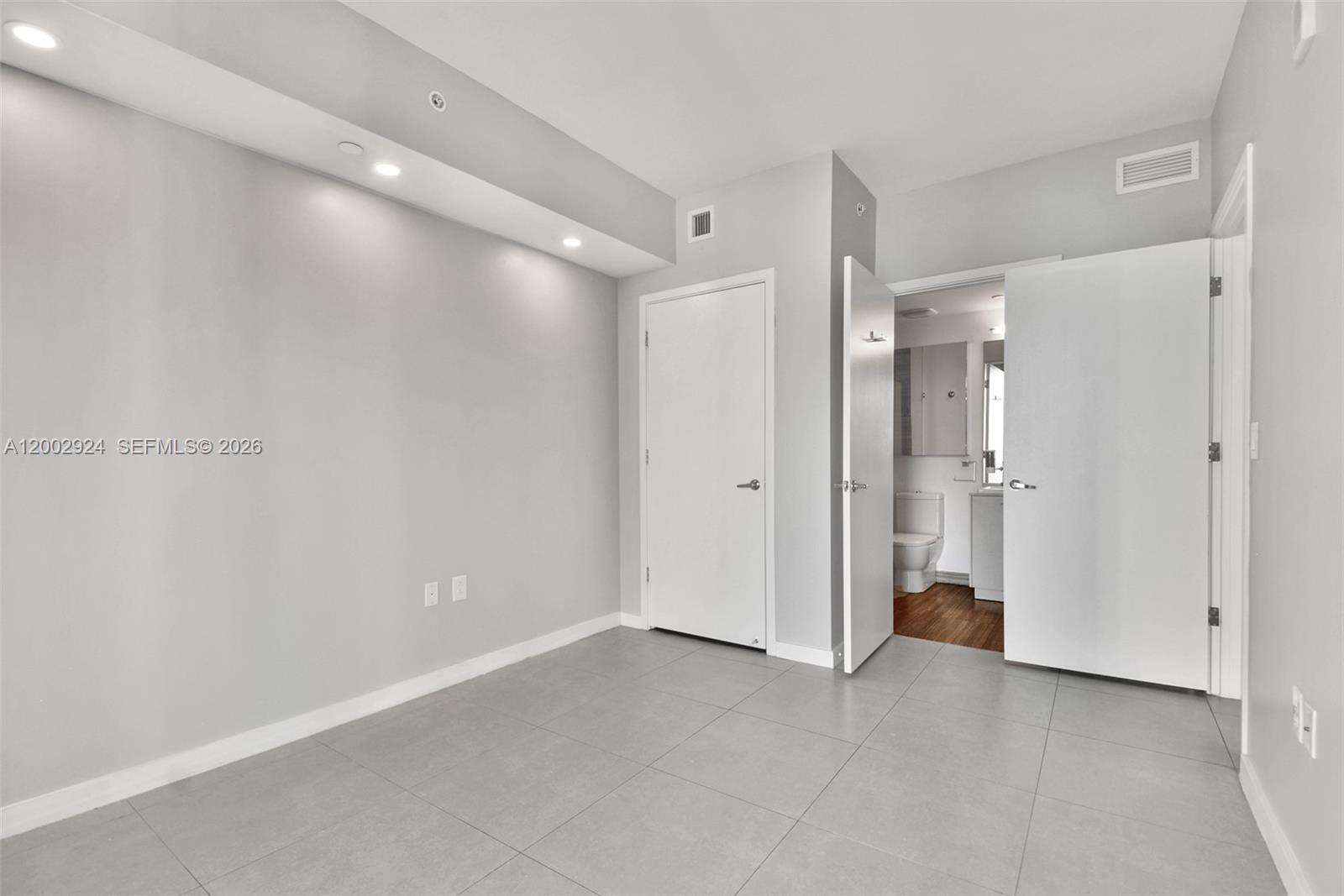 image 1010 Brickell25