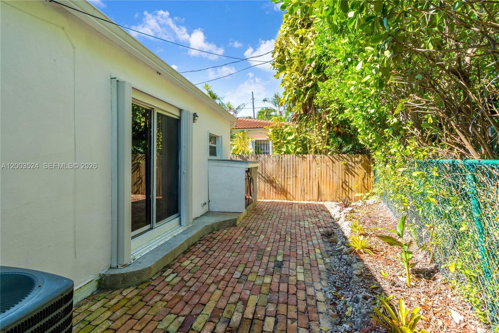 10 Century Ln Miami Beach, FL 33139