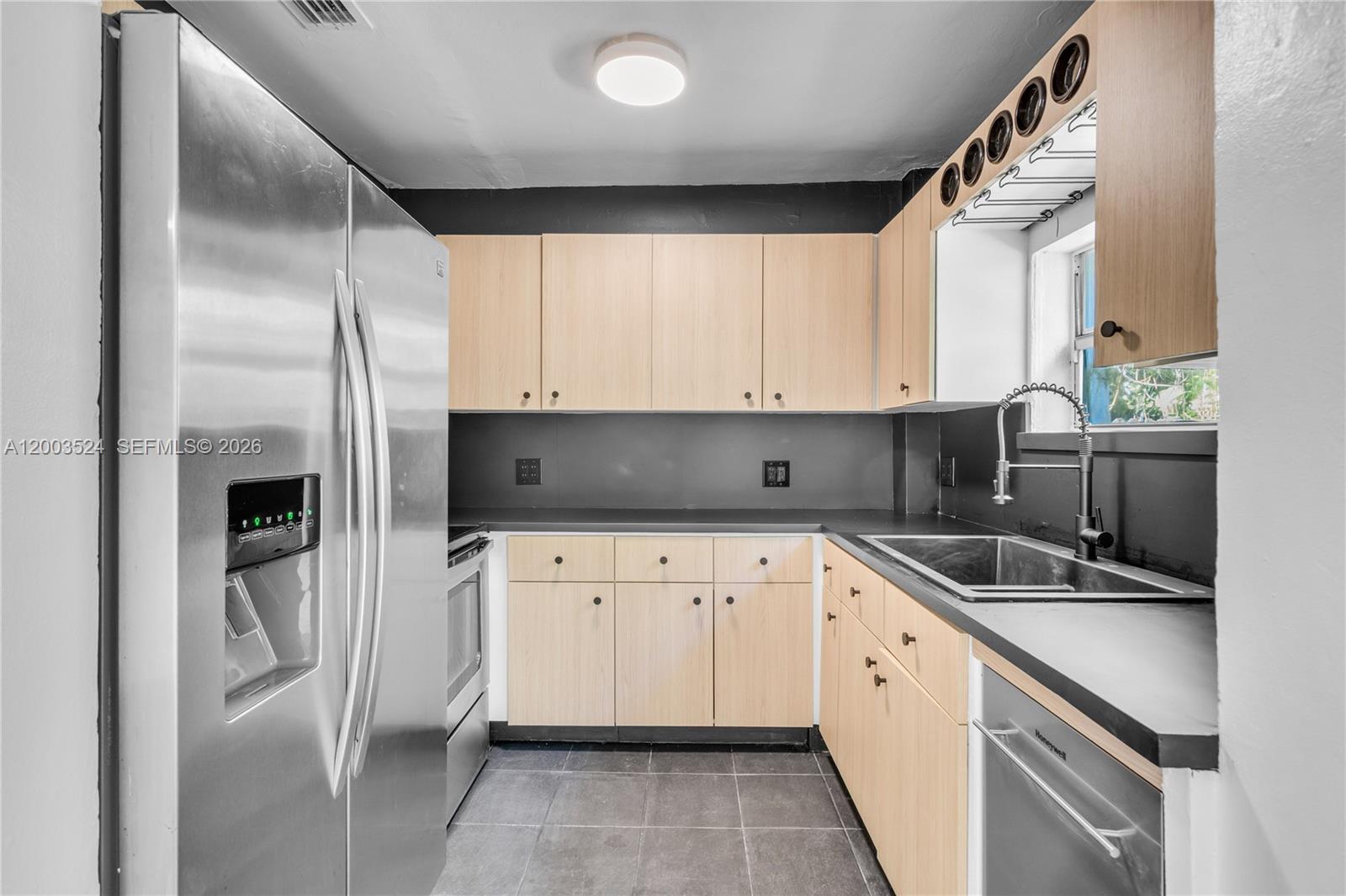 10 Century Ln Miami Beach, FL 33139