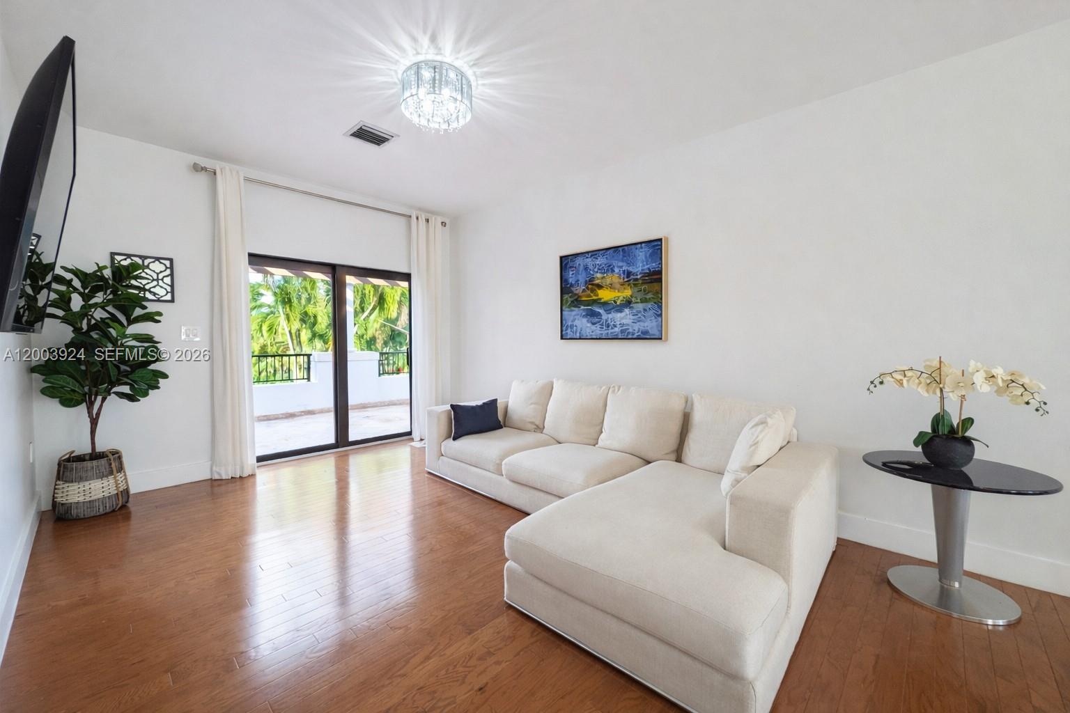 471 SW 30th Rd Miami, FL 33129