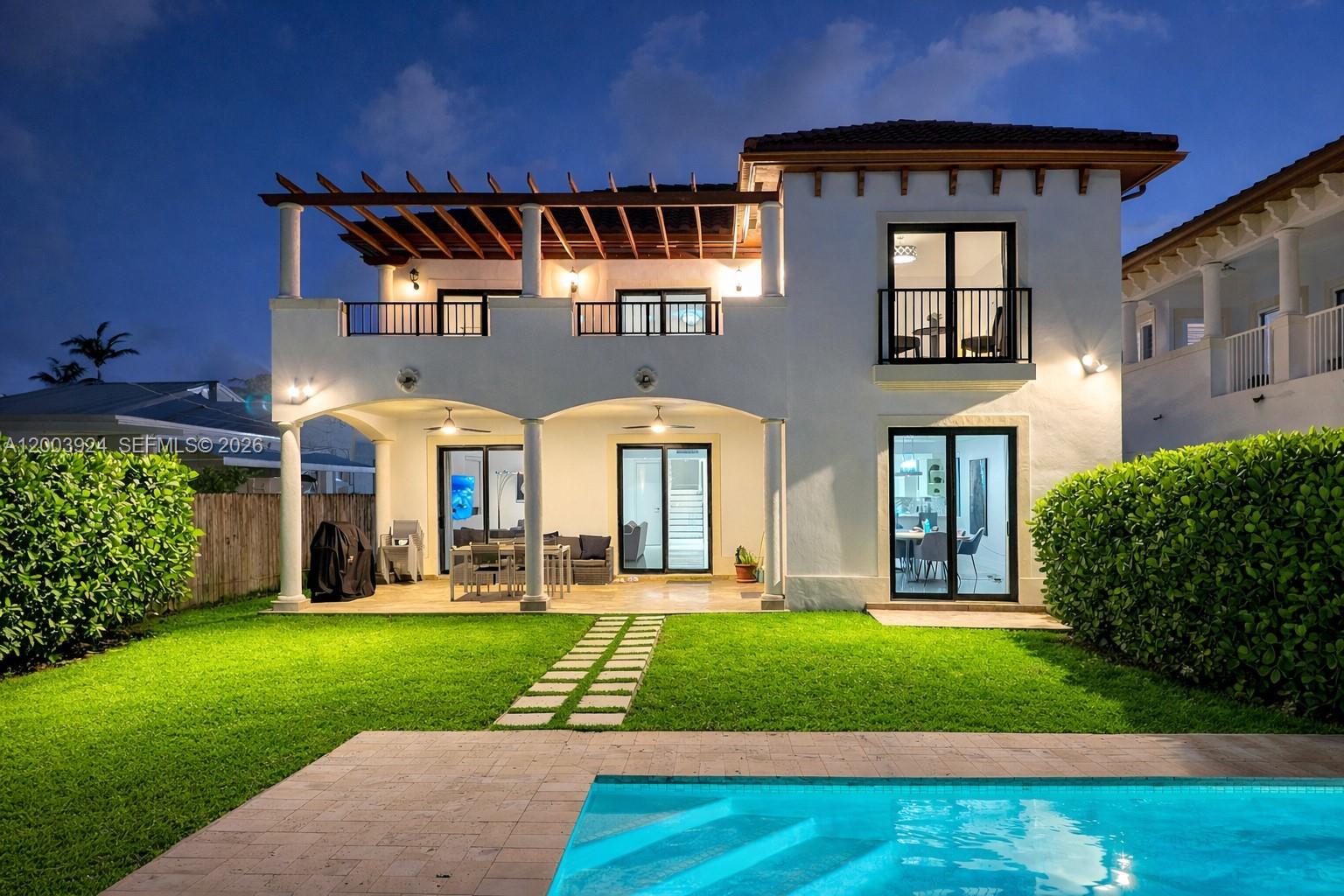 471 SW 30th Rd Miami, FL 33129