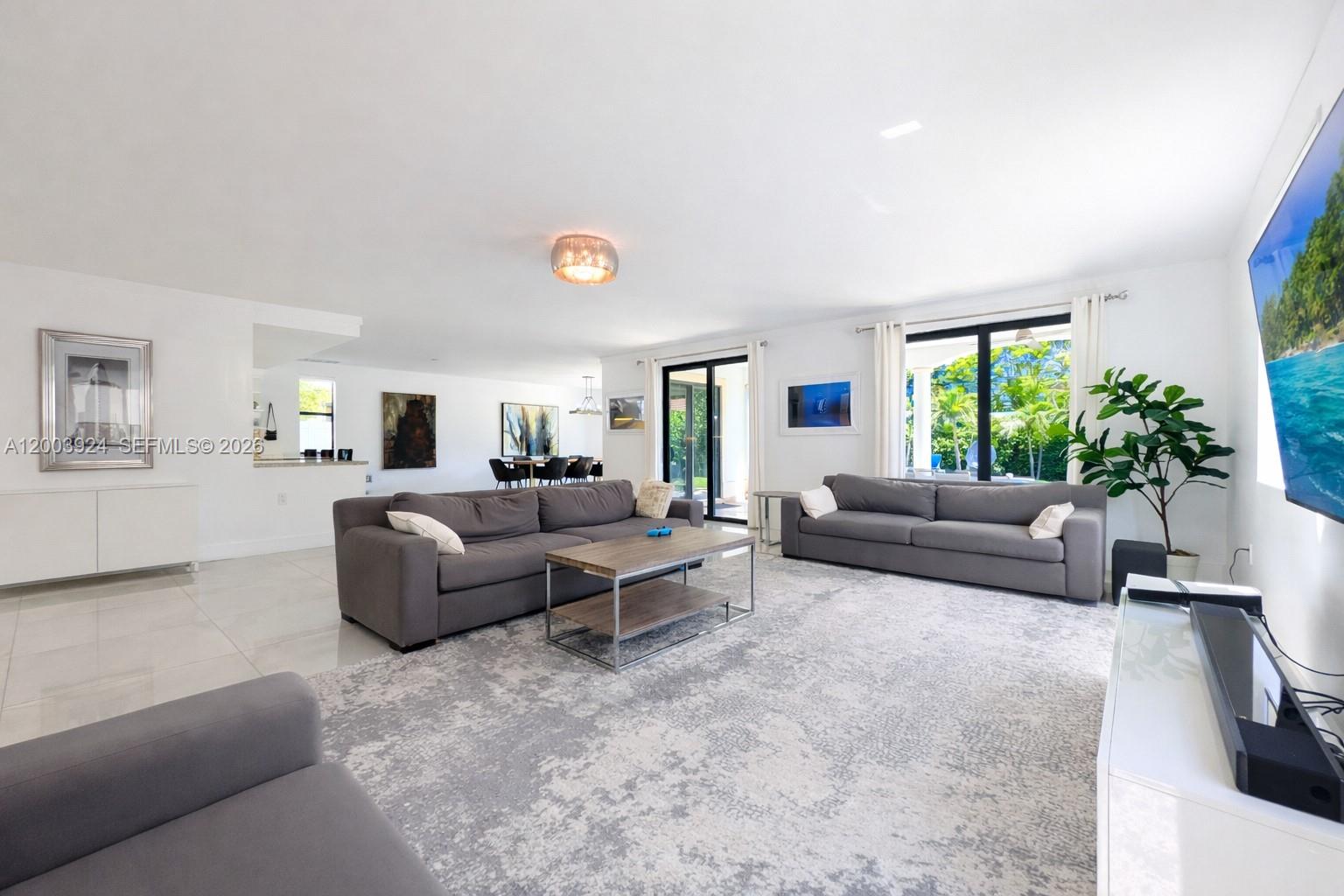 471 SW 30th Rd Miami, FL 33129