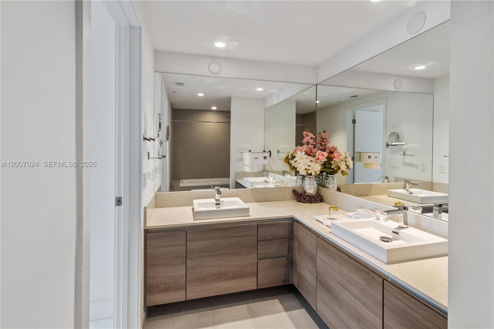 image The Bond on Brickell14