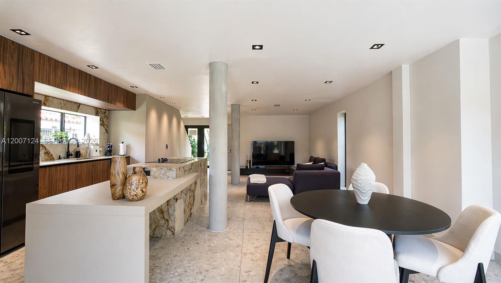 1820 SW 10th St Miami, FL 33135