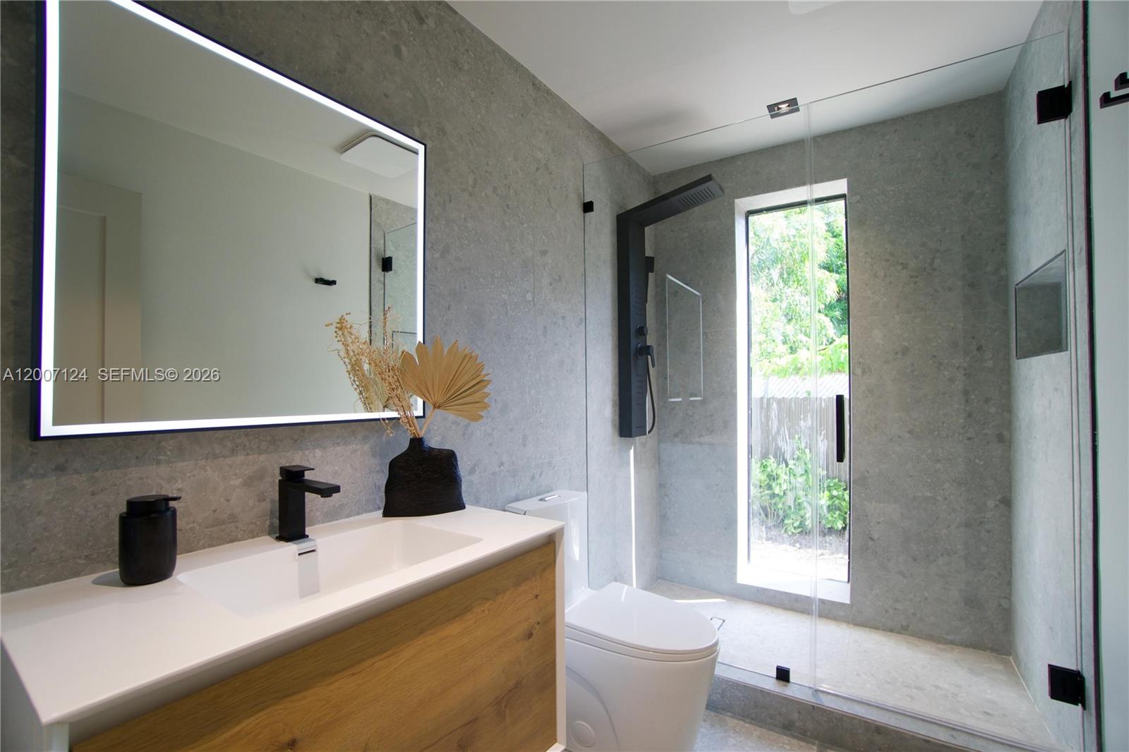 1820 SW 10th St Miami, FL 33135