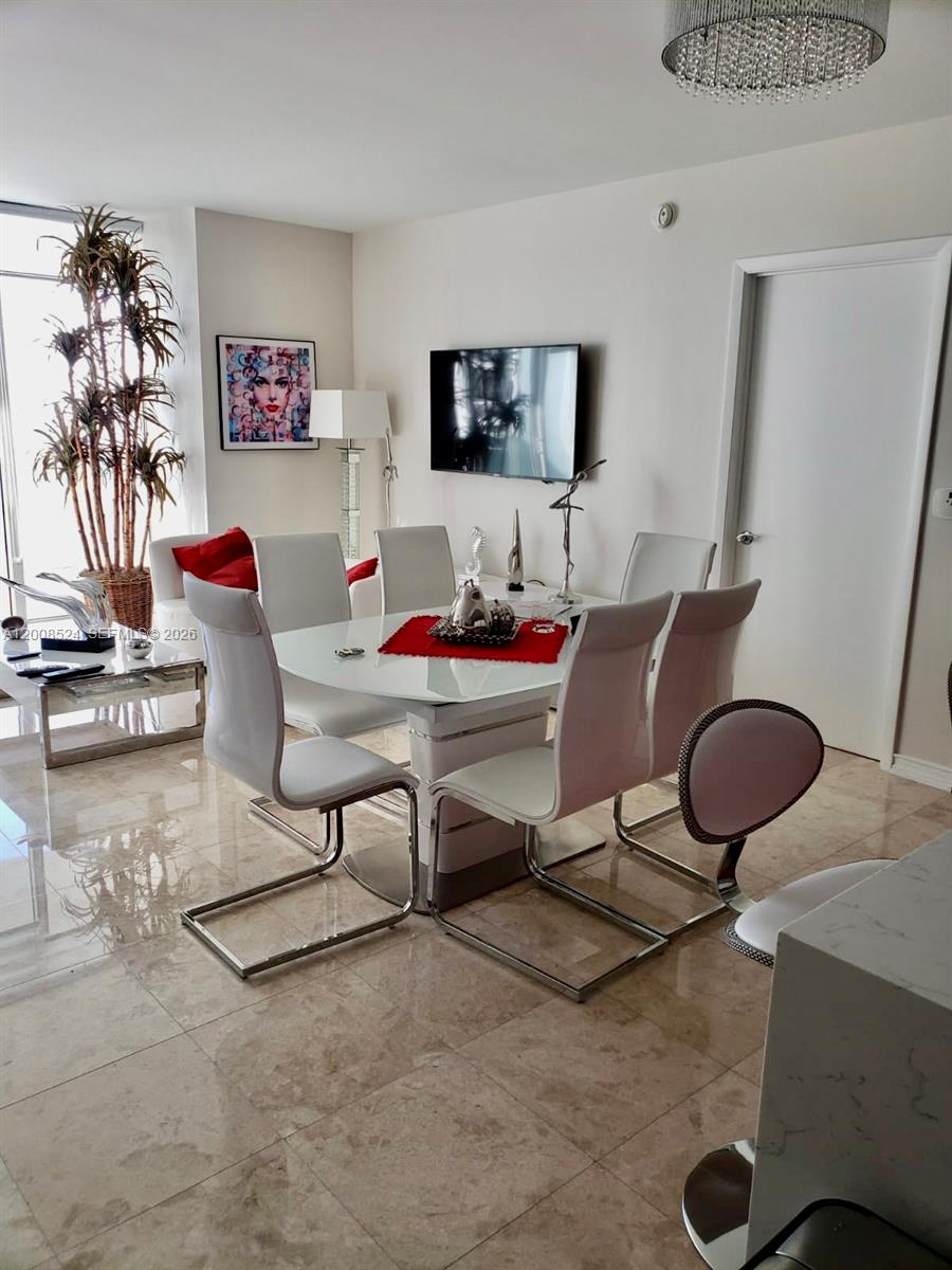 image Beach Club 220