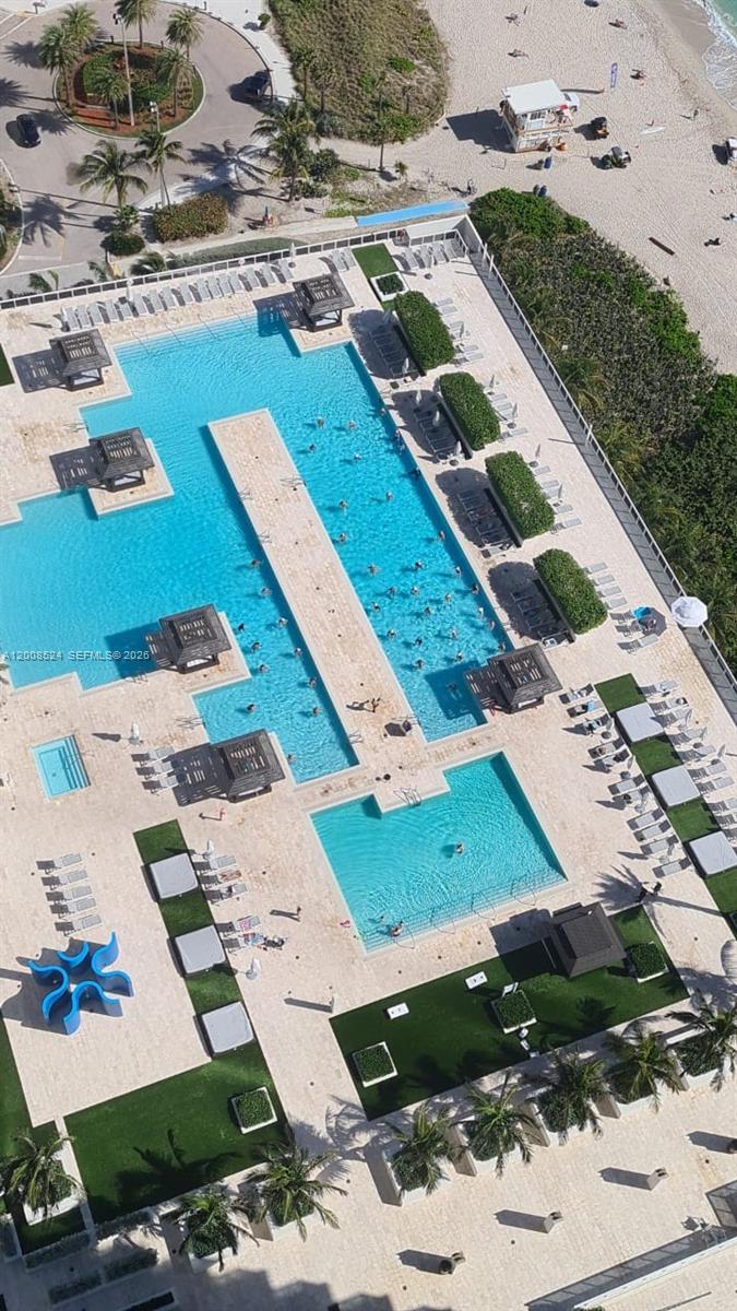 image Beach Club 228
