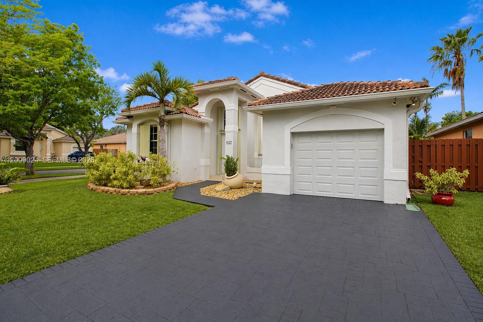 9437 SW 183rd Ter Palmetto Bay, FL 33157