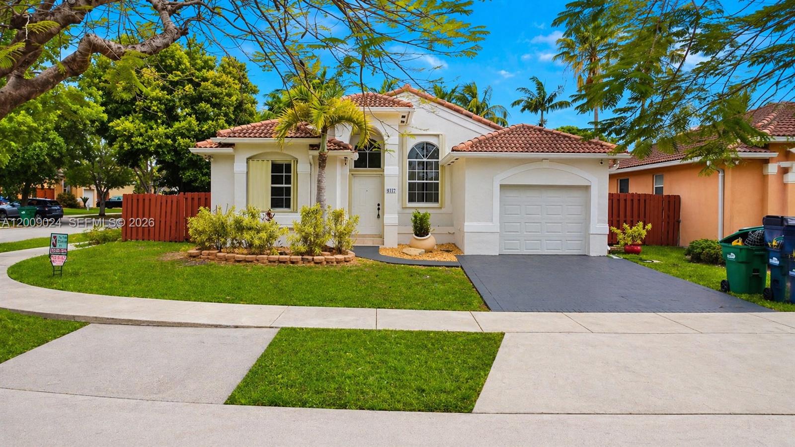9437 SW 183rd Ter Palmetto Bay, FL 33157