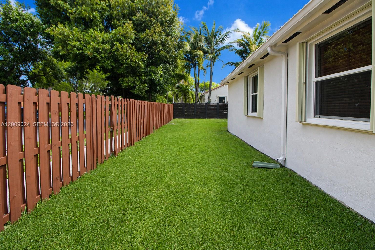 9437 SW 183rd Ter Palmetto Bay, FL 33157