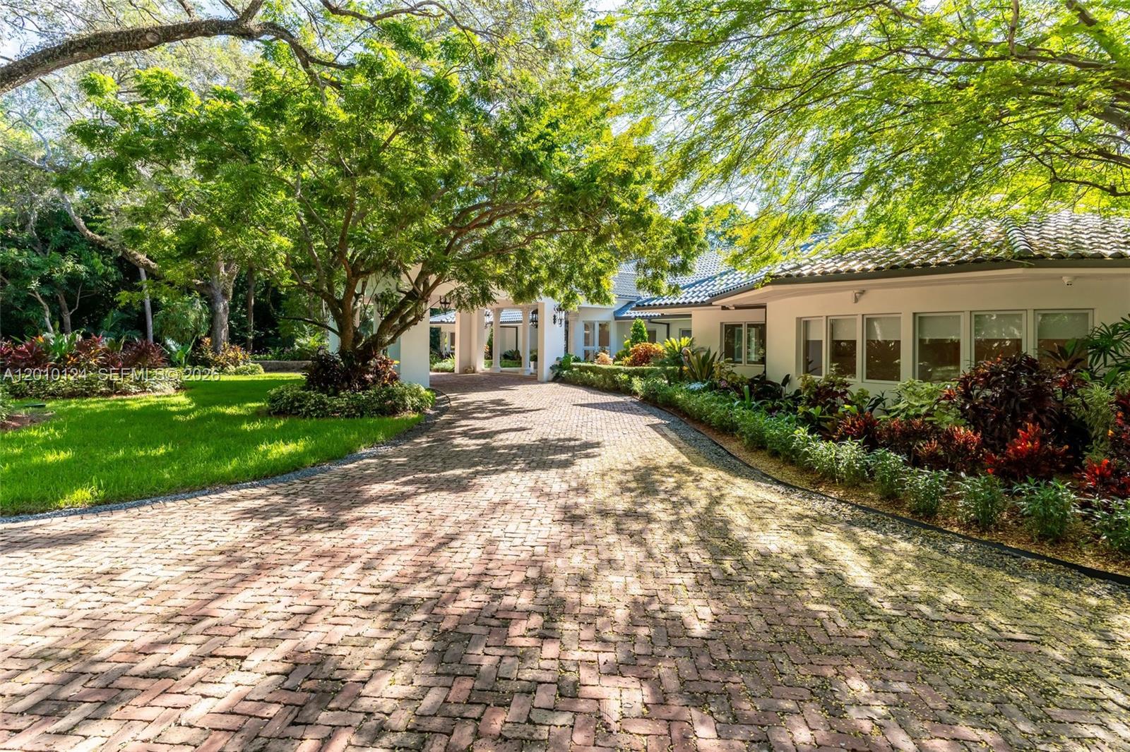 9400 Old Cutler Rd Coral Gables, FL 33156