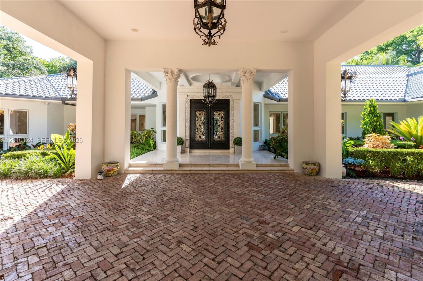 9400 Old Cutler Rd Coral Gables, FL 33156