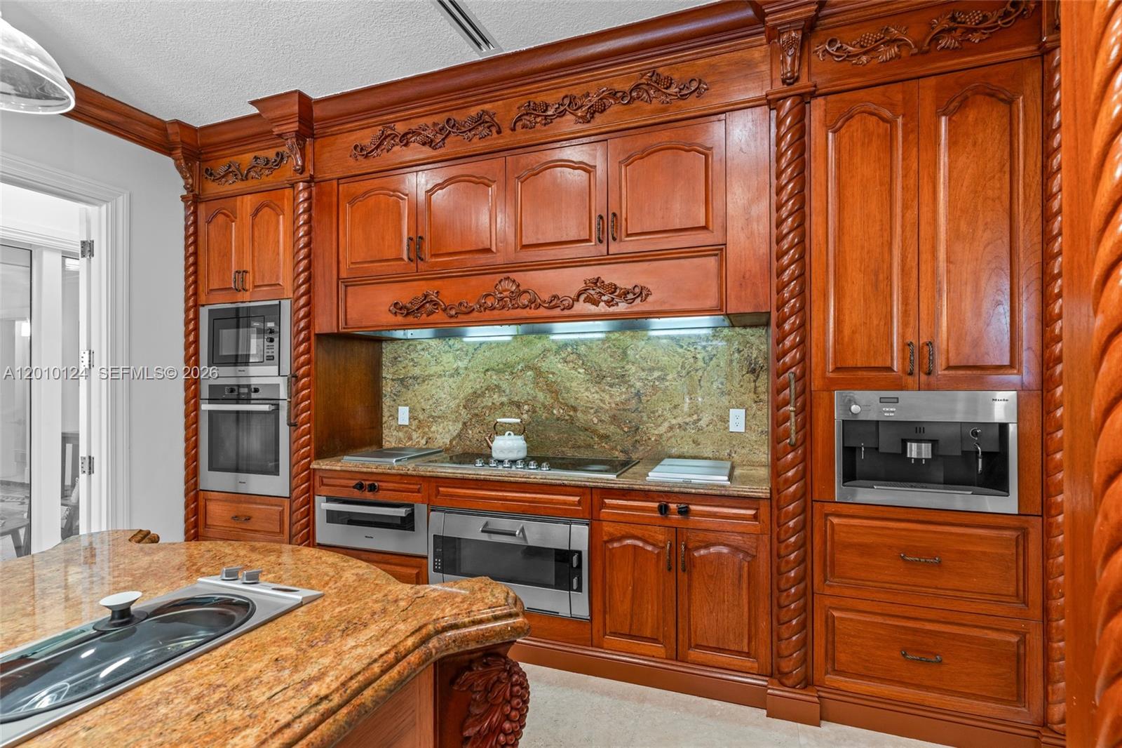 9400 Old Cutler Rd Coral Gables, FL 33156