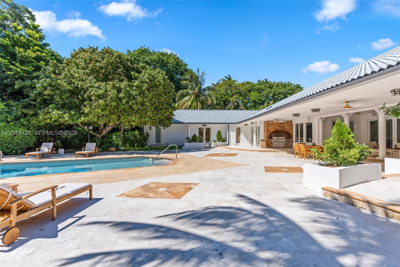 9400 Old Cutler Rd Coral Gables, FL 33156