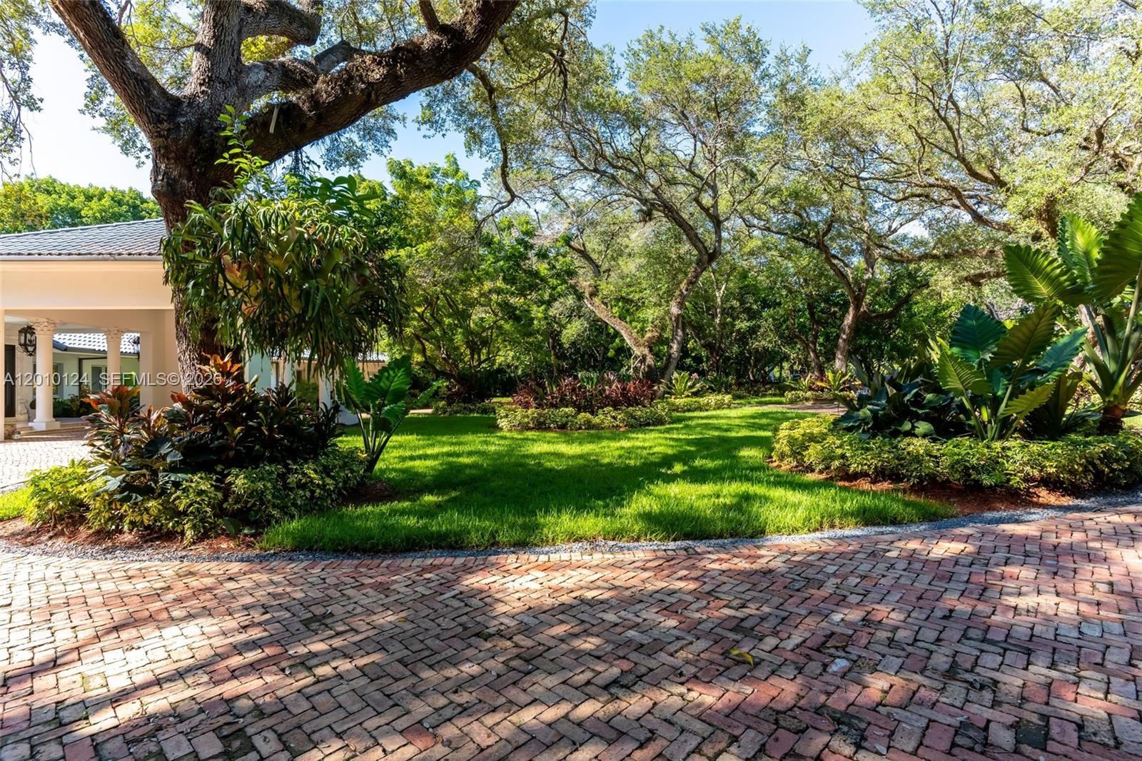 9400 Old Cutler Rd Coral Gables, FL 33156