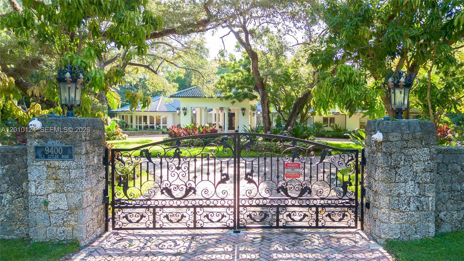 9400 Old Cutler Rd Coral Gables, FL 33156