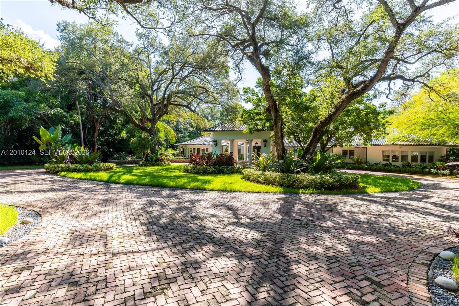 9400 Old Cutler Rd Coral Gables, FL 33156