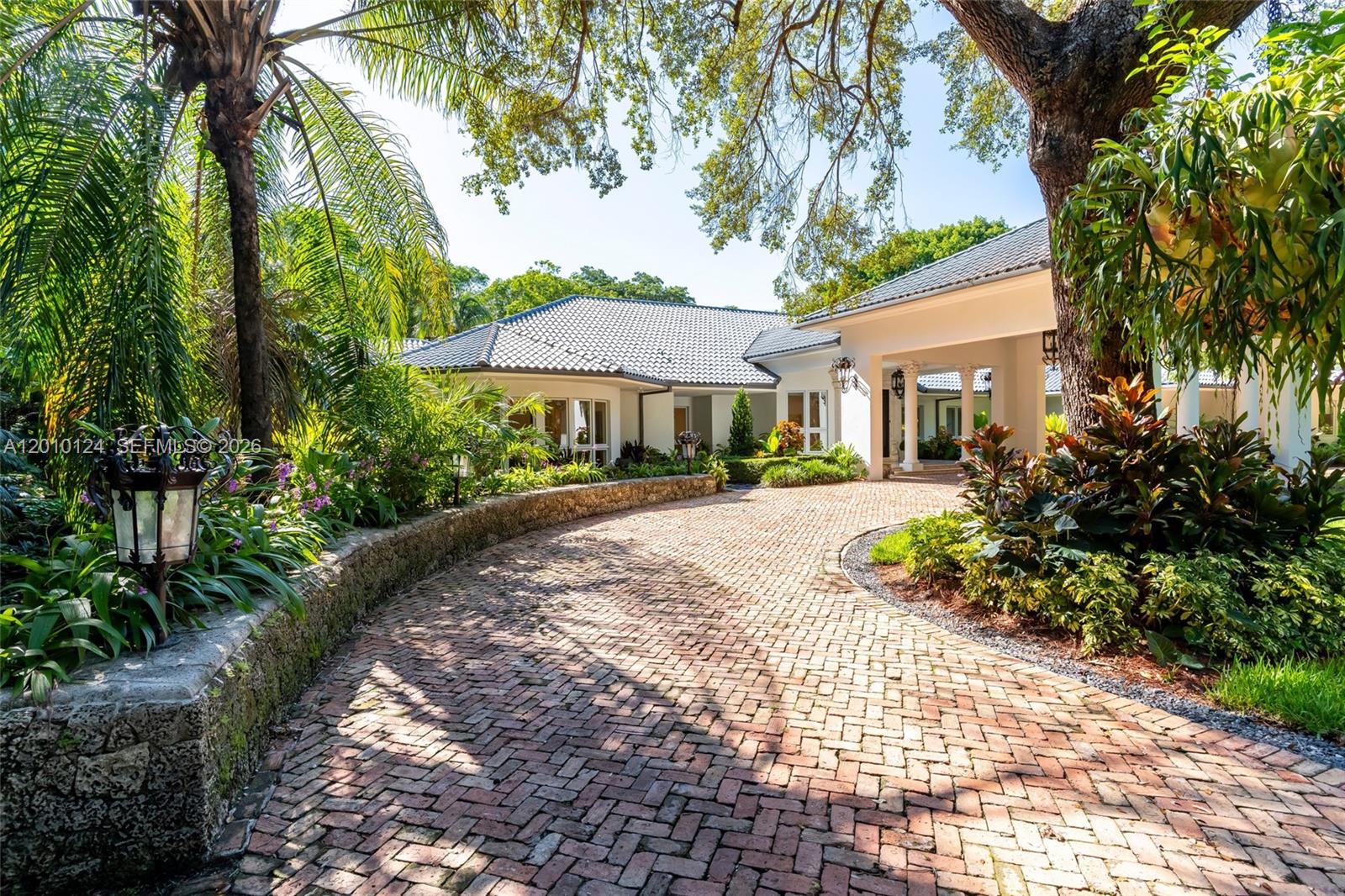 9400 Old Cutler Rd Coral Gables, FL 33156