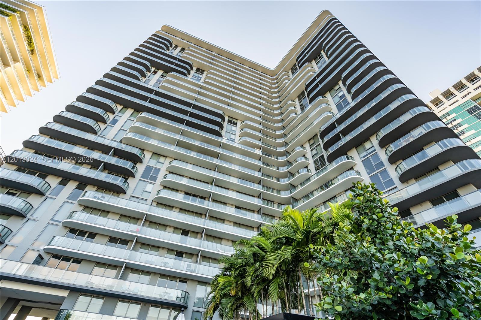 121 NE 34th St #PH3217 Miami, FL 33137