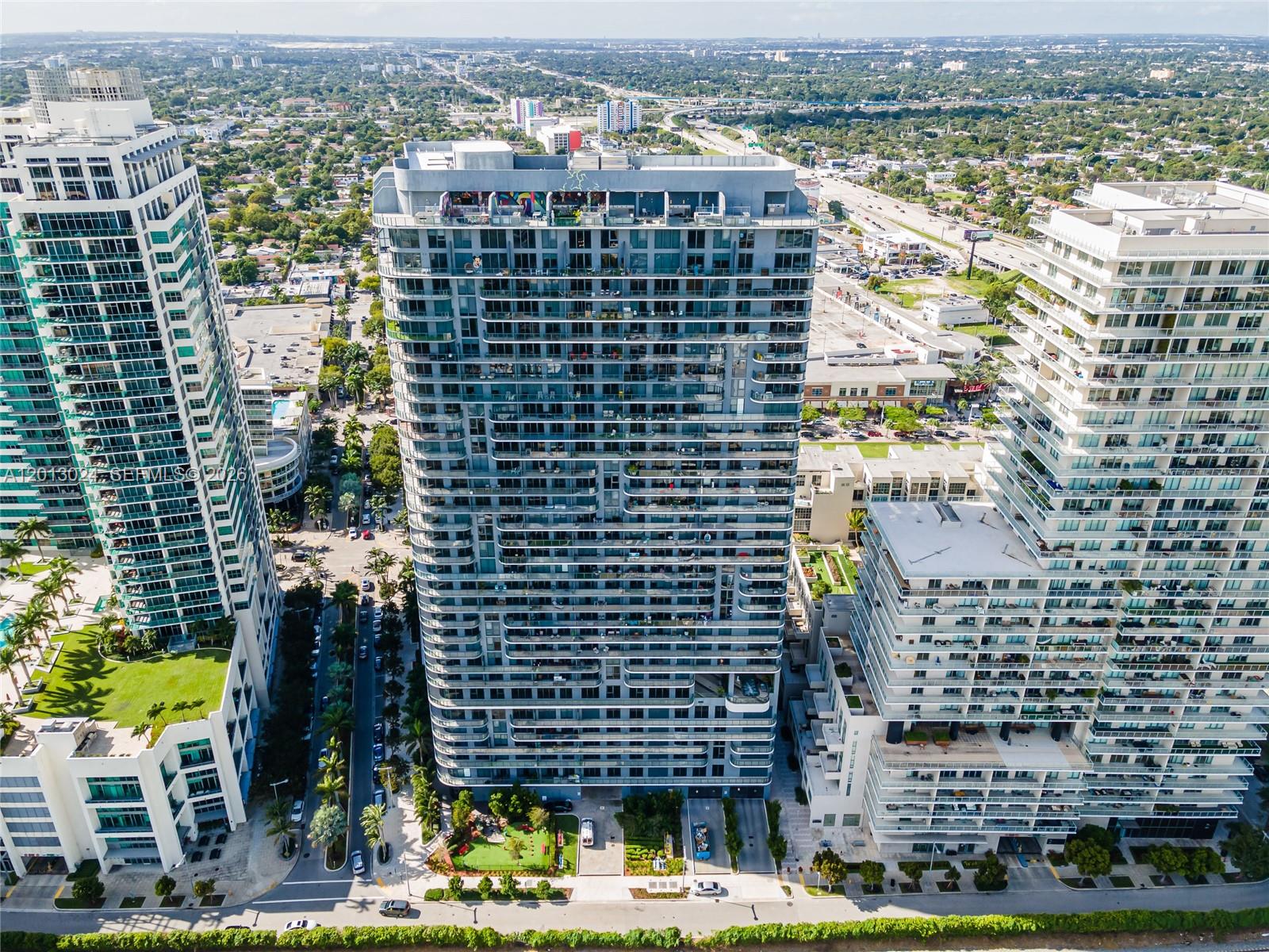 121 NE 34th St #PH3217 Miami, FL 33137