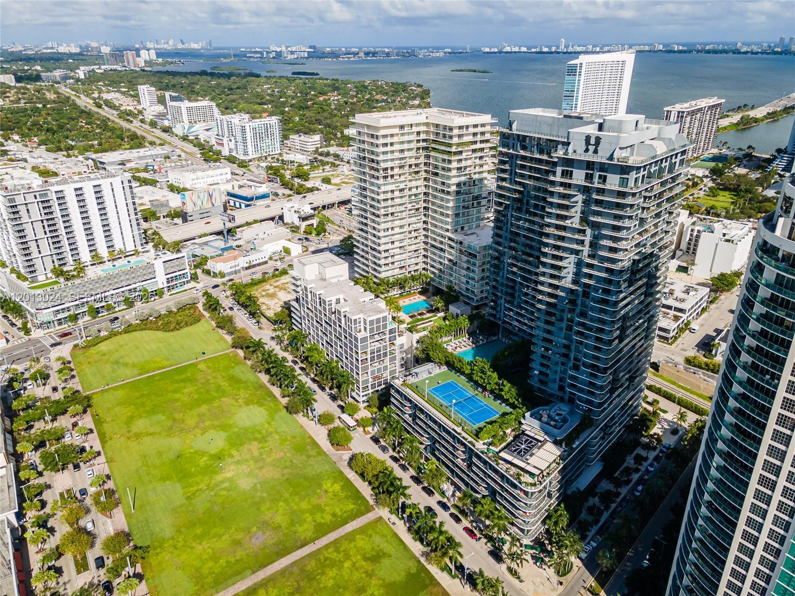 121 NE 34th St #PH3217 Miami, FL 33137