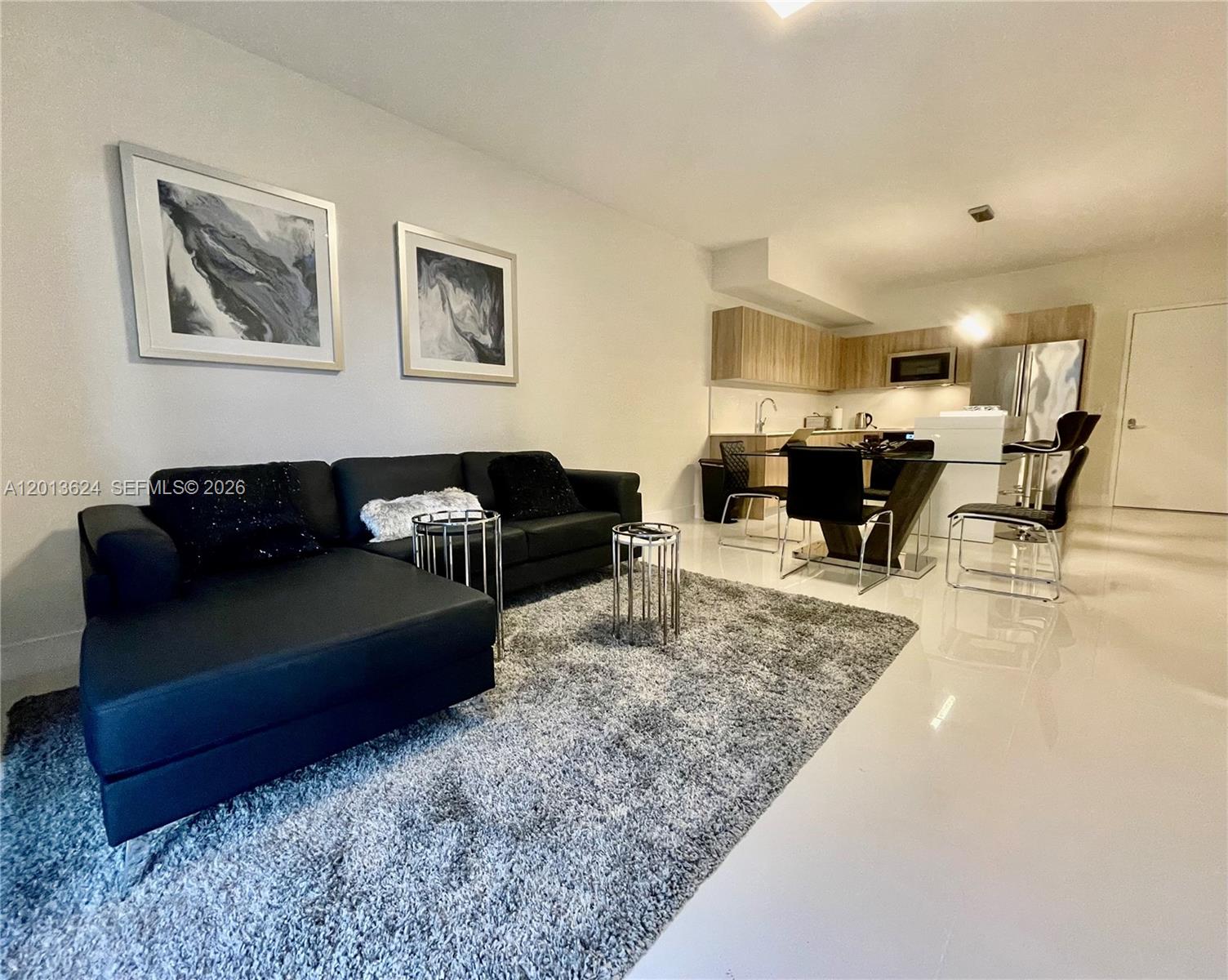2960 NE 207th #707