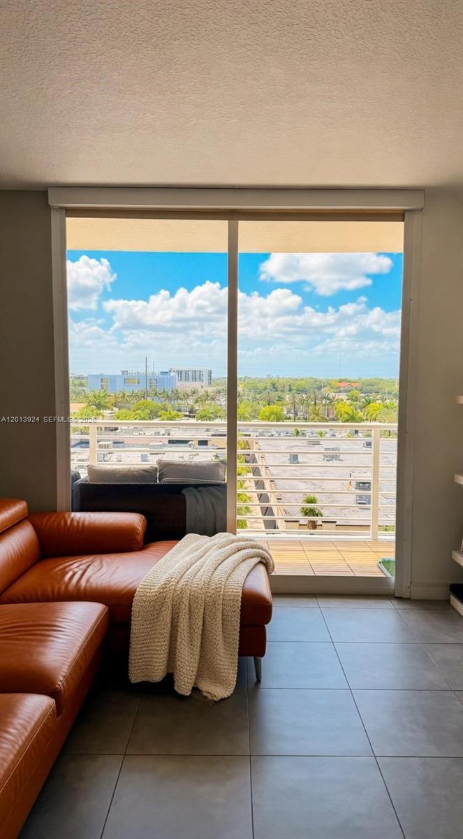 image The Venture at Aventura4