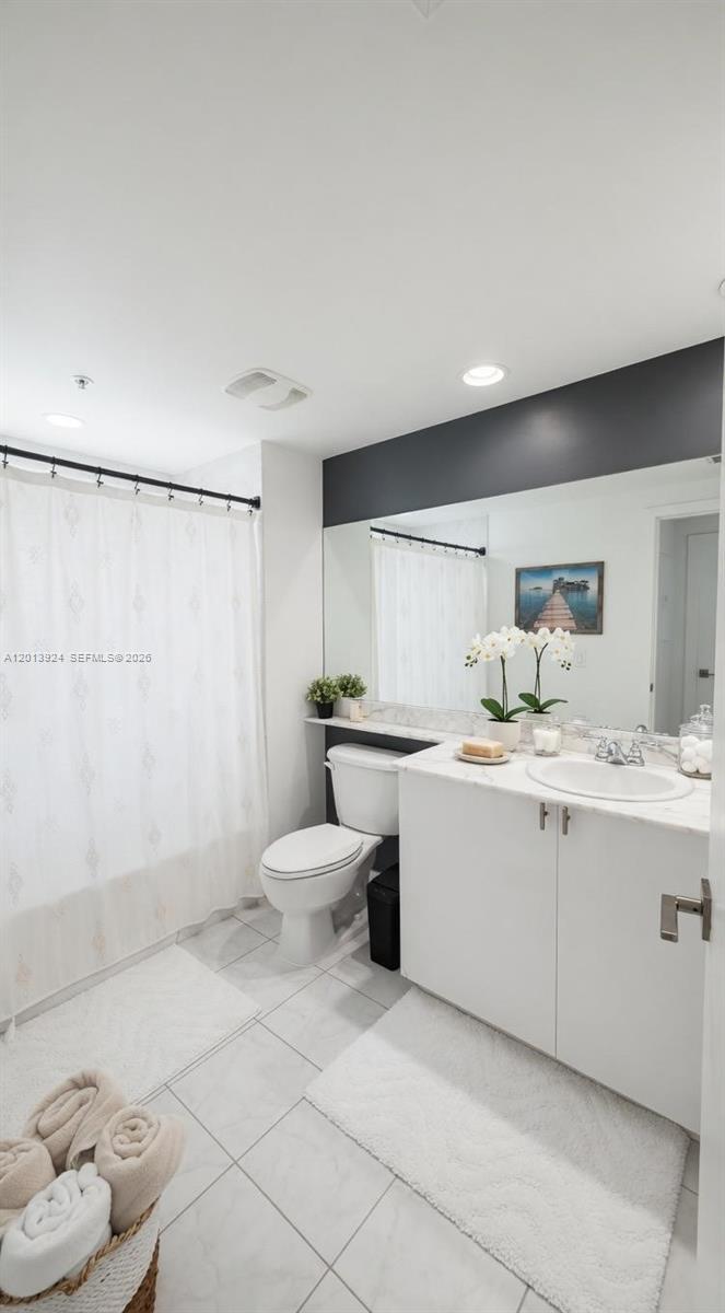 image The Venture at Aventura5