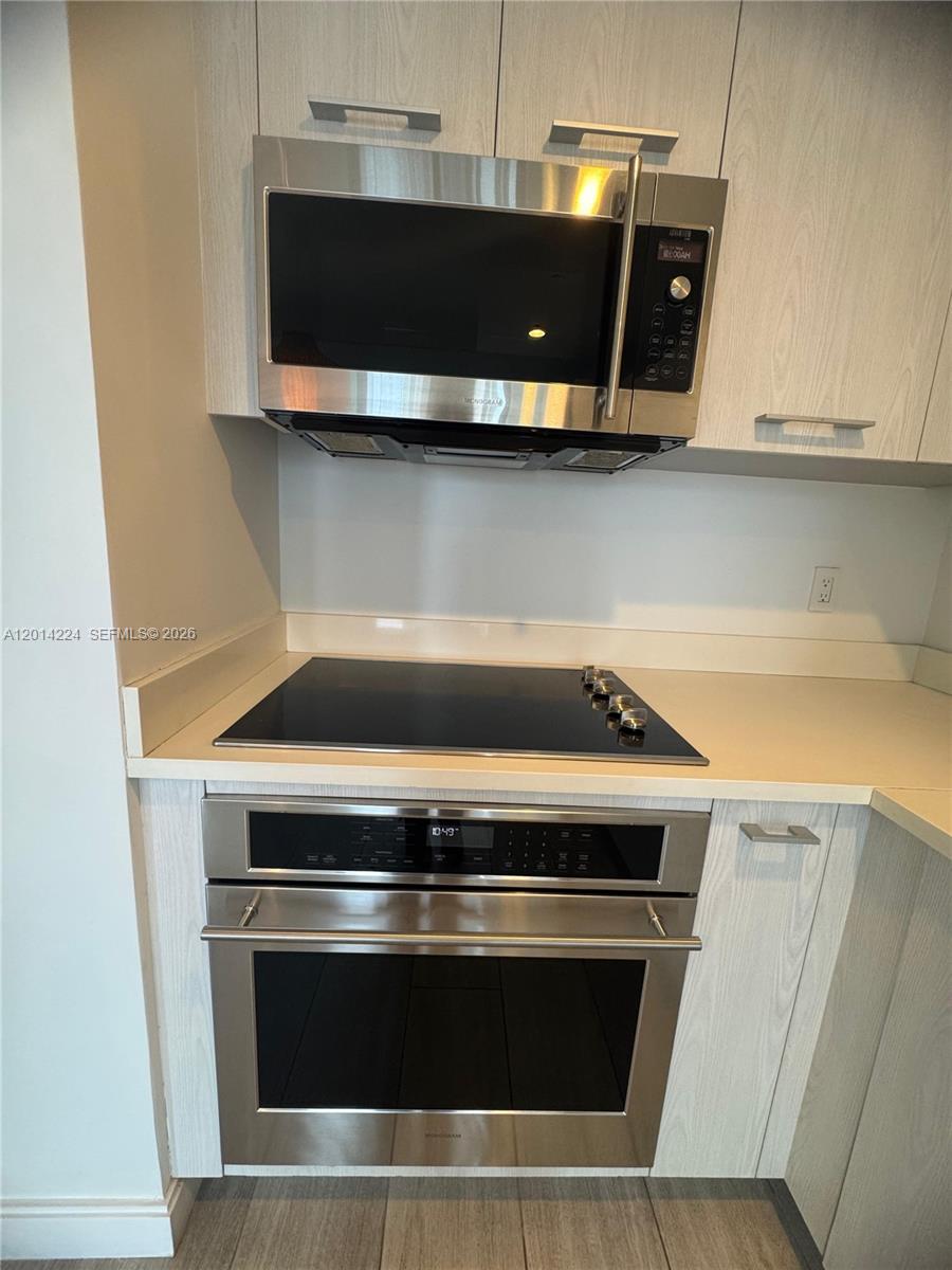 45 SW 9th St #1104 Miami, FL 33130