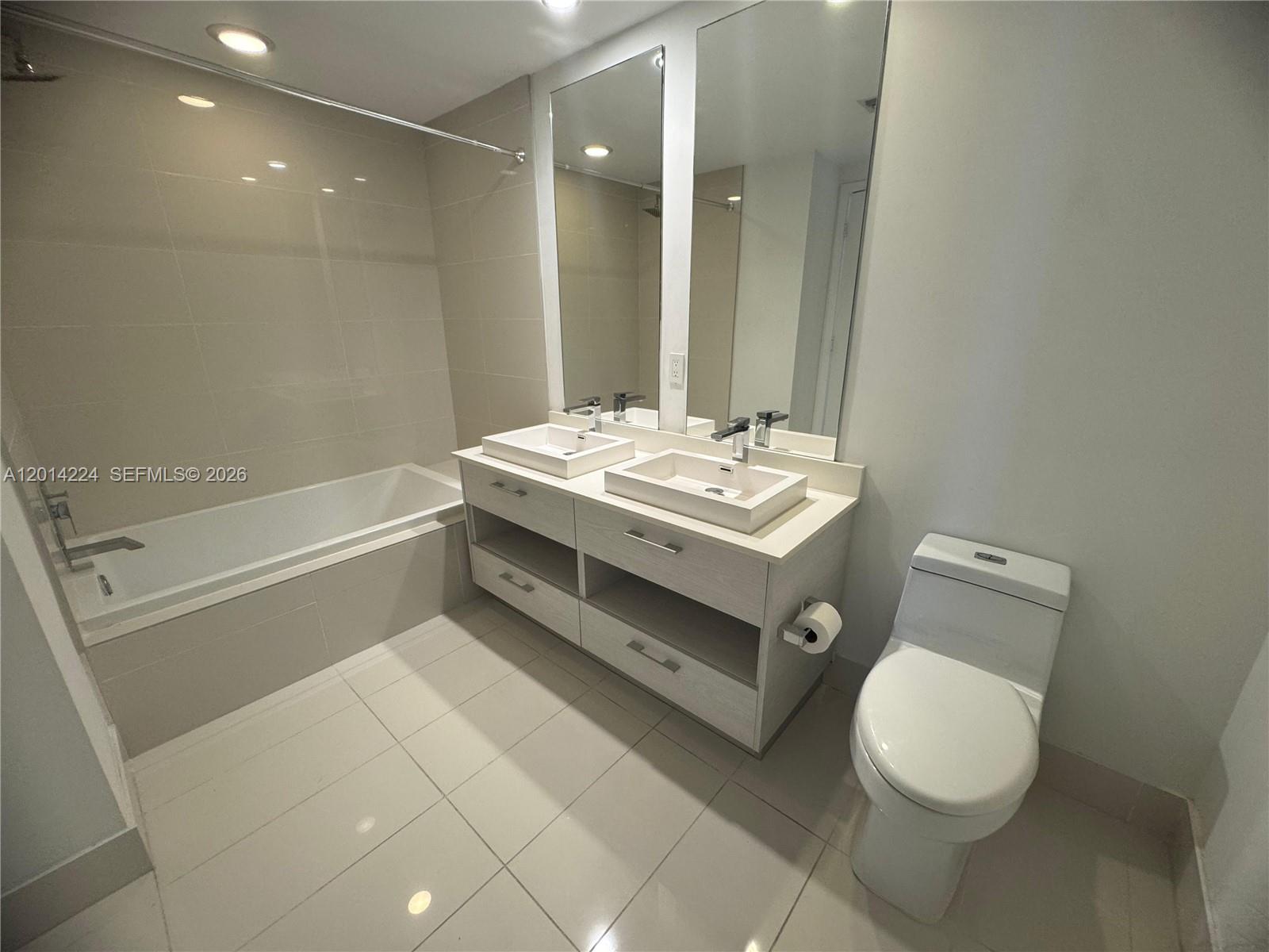 45 SW 9th St #1104 Miami, FL 33130