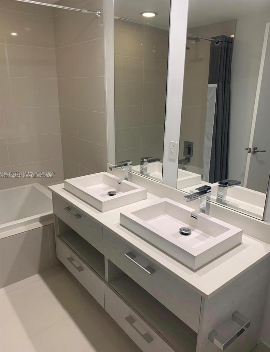 45 SW 9th St #1104 Miami, FL 33130